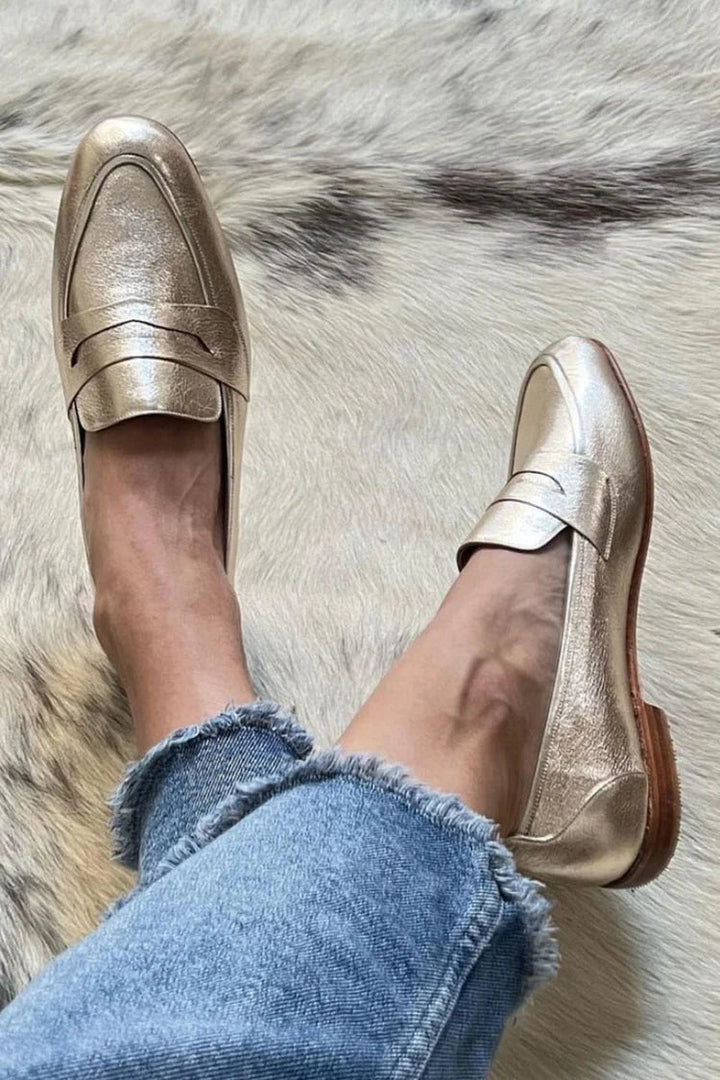 נעליים נחמה – Roni Vardi